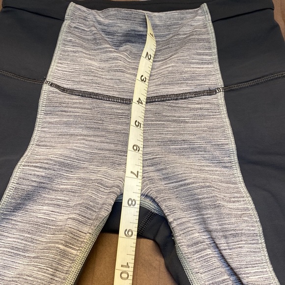 Lululemon workout pants - Picture 9 of 9